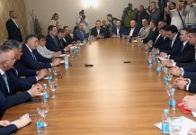 Додик се састао са Ћосићем и начелницима градских општина