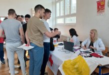 Крв дало 150 средњошколаца завршних разреда