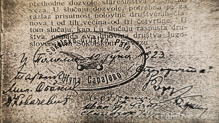 Печат и потписи на Правилима Соколског друштва Пале из 12. јуна 1923. године. Са лијеве стране су потписани тајник Милош Спахић и ?. Ковачевић, са десне старјешине Ристо Додер и Бјелић?, као и одборници Иван Ђ. Рагуз и Светозар Куреш.