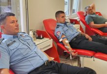 У акцији давања крви 40 припадника Полицијске управе