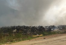 Гори депонија отпада у Kрупачким стијенама