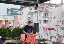 Глумац Жељко Нинчић забавио публику стендап комедијом