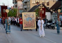 Свечана литија градским улицама поводом Велике Госпојине (видео)