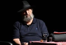 Пред публиком у Источном Сарајеву бард српског глумишта Петар Божовић