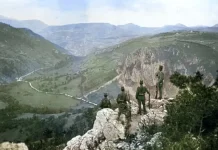 Сјећање на долазак српске и црногорске војске у Првом свјетском рату Српски војници изнад Соколине и Дервенте.