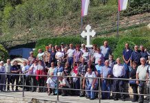 Чланови Удружења пензионера одали почаст убијеним Србима у Старом Броду