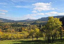 Претежно сунчано и топлије, крајем дана у Крајини вјетар