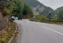 Због саобраћајне незгоде обустављен саобраћај према граничном прелазу Вардиште