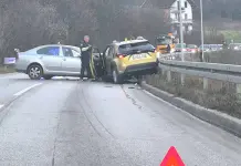 Судар испред тунела Чељиговићи, саобраћа се једном коловозном траком