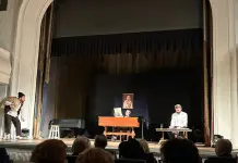 Одиграна представа „Јазавац пред судом“ за педијатријске центре Романијске регије