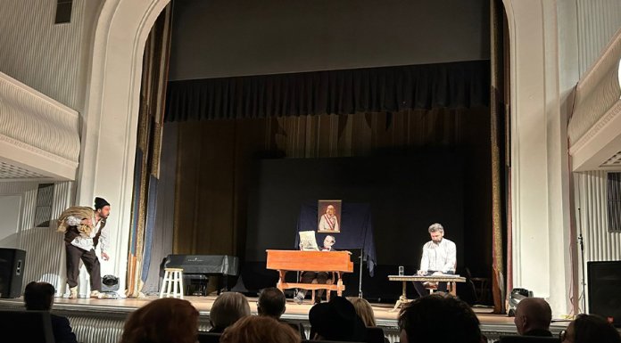 Одиграна представа „Јазавац пред судом“ за педијатријске центре Романијске регије