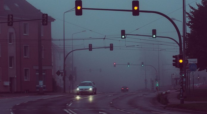 Коловози мокри и клизави, видљивост смањена