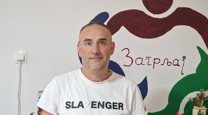 Удружењу „Загрљај“ дониран комби – поклон Срба Малмеа