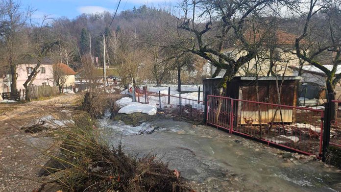 istocno sarajevo - povlacanje vode nakon bujice