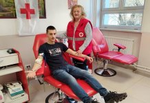 Око 60 матураната у акцији добровољног давања крви