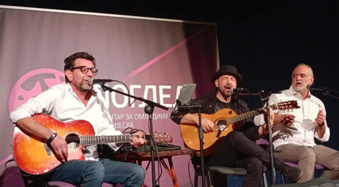 Музика и поезија у Хан Пијеску: Мића Јакшић и „Ориендо“ одушевили публику