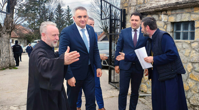 Минић у посјети Цркви Светог пророка Илије