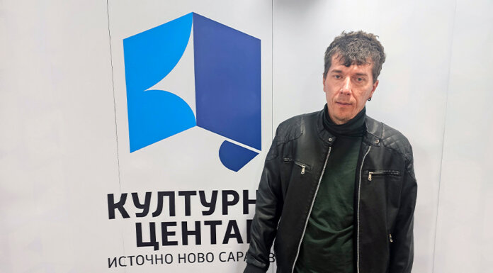 Отворена изложба портрета „Велика имена малих екрана“