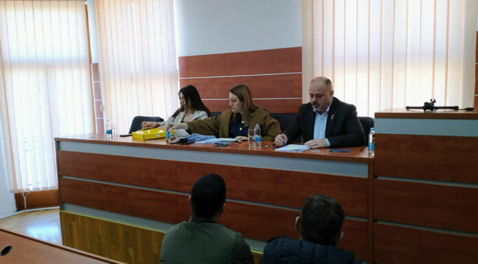 Потписани уговори о стипендирању 100 студената