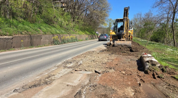 Почела реконструкција дионице магистралног пута Каракај-Дивич