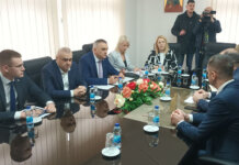 У току састанак Минића и Ивановића