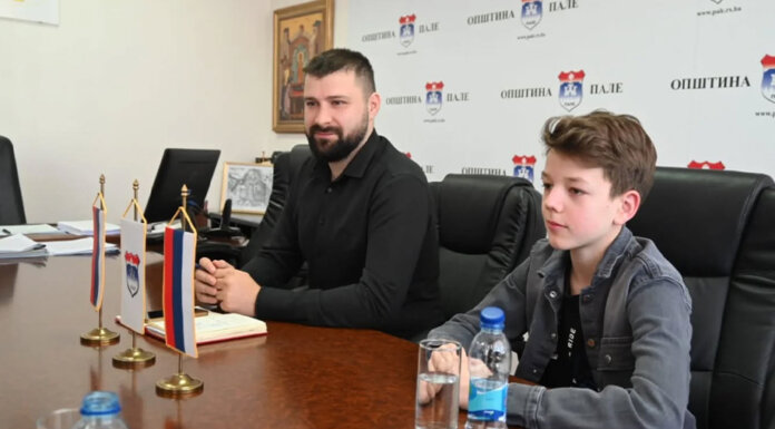 Млади виртуоз са Пала осваја музичку сцену региона
