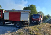 Пожар испод тунела Чељиговићи, ватрогасци на терену